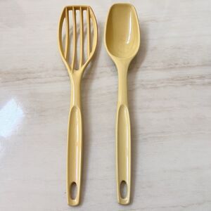2 Vintage Foley Nylon Plastic Utensil Serving Spoon & Slotted Spoon Mustard 11”